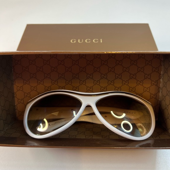 Gucci White w/Gold Trim Sunglasses - Picture 6 of 15